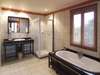 Ukhozi Lodge - bathroom